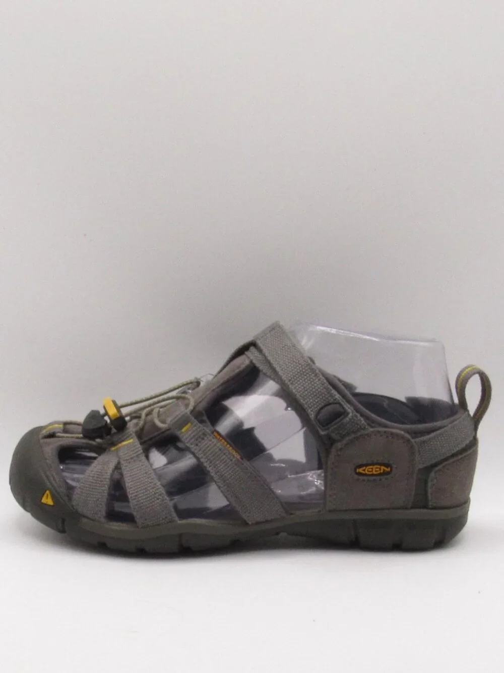 Keen Dark Gray Newport H2 Boys Sandals Size 4 Waterproof Very Good Condition
